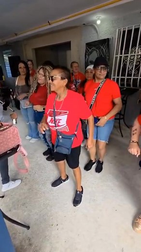 104K views · 940 reactions | La Arboleda gracias por su cariño, por hacerme sentir siempre como en familia. Los quiero con mi corazón entero y donde quiera la montamos si o si ❤️❤️❤️. Esto es Puerto Rico  y mi gente linda . | Jacquelyn Rodriguez | Facebook