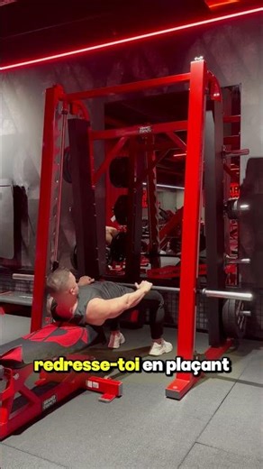 Hip thrust à la barre guidée