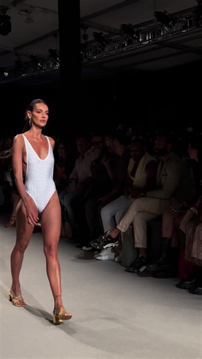 #swimsuit #model #runway #runwaymodel #fashion #fashionmodel #fashionshow #bikini #bikinimodel #catwalk #swimwear