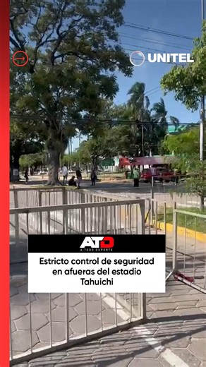 Estricto control de seguridad en las afueras del estadio Tahuichi Aguilera para el partido entre Bolivia y México. ⚠️ Tome sus previsiones al momento de llegar, ya que calles y avenidas están cerradas. #Unitel #ATodoDeporte #Amistoso #Bolivia #México | UNITEL