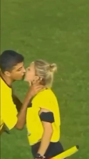 Who is the most beautiful female referee in the world? Fernanda Colombo