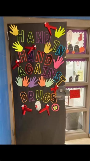 🚪🎨 Red Ribbon Week Door Decorating Contest! 🎨🚪 As part of Red Ribbon Week last week, our Middle School and High School students got creative—transforming their classroom doors with messages of courage, kindness, and making positive choices! ❤️✨ Now it’s time for the students to decide… 🗳️ Who will take home the title of Best Decorated Door? Stay tuned for the results! 👀👏 #RedRibbonWeek #DoorDecorChallenge | Fredericktown Local Schools