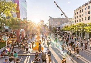 10K views | ️ With more festivals than there are weeks in the summer, a simple walk in Montréal can become a thrilling journey.朗 Follow us: fun starts here.  youtu.be/pdC8YwCUz6M . : TQ  cover: @evablue | Bonjour Québec | Facebook