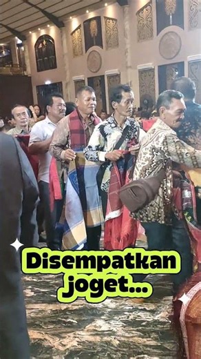 Disempatkan joget #lagubatak #lagubatakterbaru #lagubatakpopuler