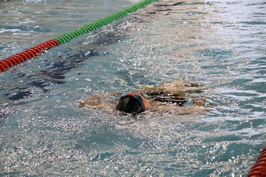 Dieci anni di Aquateam, atlete e atleti si raccontano: "Nuotare ci fa sentire liberi" - gonews.it