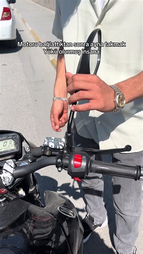 Motorcu Drift Eğlencesi ve Yükler