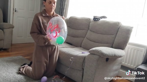 another day, another balloon take down..these are some of the practice balloons from around my house. I take them down and then put more up 😂🙈🤷 #poppingballoons #asmr #balloontakedown #balloons #poppedballoons #balloondecor