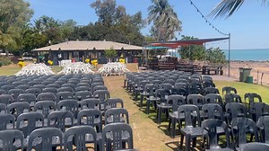 Darwin Ski Club for a Vagabond Crew sunset concert by the bay on the lawn with Tracey Bunn. Many thanks to the festival organisers and staff for a welcoming and really well-run festival. The whole insatallation and site-build just for us! Youse are grouse! | John Schumann