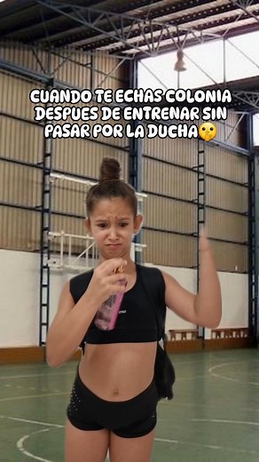 Nela Paula Romero on Instagram: "✨️Combinación de olores✨️ En muchos gimnasios aprovechan para ducharse ahí pero como em casa en ningun sitio😂🙌 Y por no hablar de cuantos deportistas usamos encima transporte publico para volver a nuestras casas😂😂 #humor #reelsinstagram #deporte #reelshumor #reelstrending #reelsvideo #reelsviral #reelshumor #gimnasiaritmica #ritmica #humorgimnasio #gimnasta #gimnastic #viral"