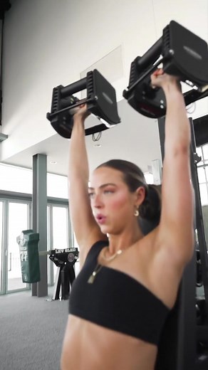 Key to effectively building muscles: controlling your movements with the correct weights. 🔑 Check out PowerBlock to reach your goals with the right tools. @Candidsoph #powerblock #powerblockdumbbells #fitnessmotivation #fitness #adjustabledumbbells