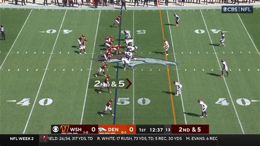 Brian Robinson takes screen-pass catch for tackle-breaking 21-yard gain