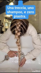 "Provare, cosa costa?” Una treccia, uno shampoo, e zero piastra. Le onde? Vengono da sole. ☺️💓 | Sapore&Benessere