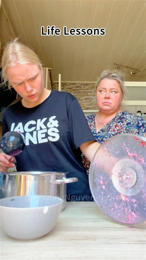 Mom Teaches Daughter How to Do Chores 👩‍👧 #momlife #family #parenting #viral #shorts