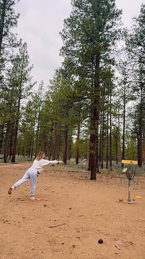 Innova Eagle! This course is hyzer pines in sisters Oregon 😌 #mandosdiscgolf #innovadiscs #pnw #discgolf #discgolflife #discgolfgirls #frisbeegolf | Ballerinadiscgolfgirl