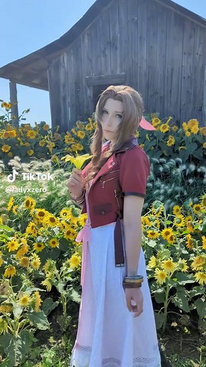 Cosplay of Aerith Gainsborough from Final Fantasy VII Remake