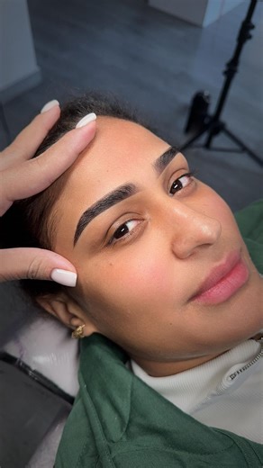 Jane |Micropigmentación|Henna|Cejasbarcelona|Labios on Instagram: "🎁 OMBRÉ BROWS GRATIS🎁 Para cerrar el año como se merece, estoy sorteando 1 *OMBRE BROWS* El glow up perfecto para empezar el nuevo año con cejas impecables. Cómo participar: ✔️ Sigue mi cuenta ✔️ Dale like a este post ✔️ Comenta “Cejas perfectas 2026” y etiqueta a 1 persona ➕ Más oportunidades de ganar ✨ Comparte este post en tus historias y etiquétame ✨ Guarda este post (cada comentario cuenta) IMPORTANTE (no válido para perso