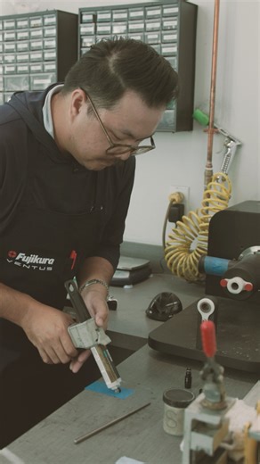 4K views · 47 reactions | Precision. Feel. Stability. Here’s a behind-the-scenes look at how we build VENTUS HB Blue — a hybrid shaft that delivers on consistency and performance.  Watch the full build video here: https://youtu.be/VErcJU8ryOs | Fujikura Golf | Facebook