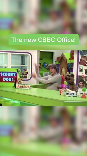 The CBBC Office moved to Salford 10 years ago today! 🤯 What's your favourite Iain and Hacker memory? 💚 #hackertdog #iainstirling #cbbcthrowback