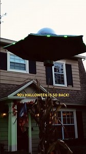 UFO Lands on House?! 👽🛸 Insane Halloween Alien Invasion #UFO #AlienInvasion #HalloweenDecor