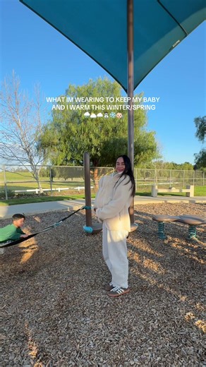 Only wearing this jacket when it’s cold and I’m baby wearing! #momhacks #momfinds #babywearing #postpartumoutfit #momoutfit