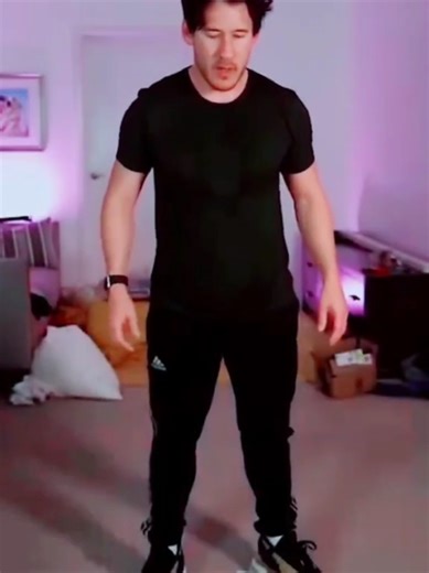 Os vídeos de markiplier_dancing_daily (@markiplier_dancing_daily) com original sound - markiplier_dancing_daily