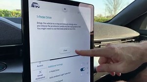 Ford Mustang Mach-E Tech & Cargo Space (vs. Tesla Model Y Tech & Cargo Space) - CleanTechnica