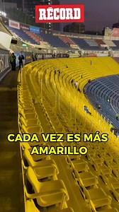 ESTADIO AZUL-CREMA 🏟️🦅 El Estadio Ciudad de los Deportes se pinta de amarillo, ahora la afición americanista ya se siente en casa, pues los colores ya están puestos en el inmueble. | RÉCORD México