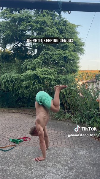 Tous les mouvements sont dans mes tutos 📹 : progresse étape par étape pour maîtriser le flow complet 📈 #handstand #challenge #handstandchallenge #streetworkout #calistenics