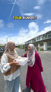 13K views · 137 reactions | Tema rumah hitam putih milik @myowncosyhome. Pemiliknya, Puteri menghiasi rumah ini dengan pelbagai frame khat ayat-ayat suci dan siap ada ruang ibadat lagi. Rumah yang kemas, deko yang tidak sarat tapi masih cantik dan tenang. ❤️ Terima kasih @myowncosyhome | House Tour Malaysia | Facebook