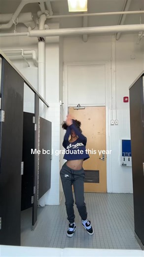 thebkbarbie (@thebkbarbie)’s video of graduate