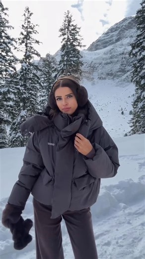 Sophia Dorena on Instagram: "THE puffer jacket for the upcoming winter season by @oace_sports ❄️ | also the Black Friday sale starts today at 20:00 pm | code: sophiadorena be fast girls!!! 🤎"