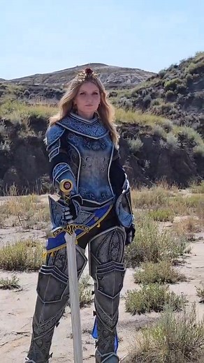 #bookcosplay #booktok #bookcosplay #aelingalathynius #aelincosplay #throneofglass #aelinashryvergalathynius #throneofglasscosplay #rowanwhitethorn