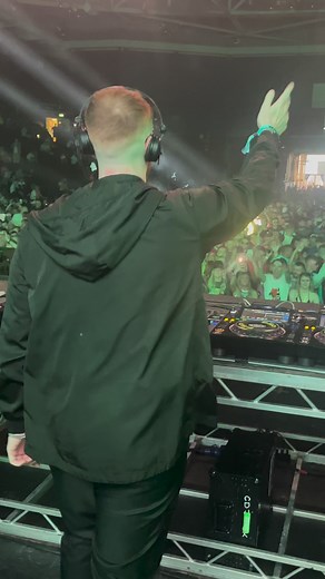 David Rust destroying our main room. | Coloursfest