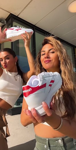 Get ready with us @Reebok dancestyle! 💃🏻🤩 #ClassicLeather *ad