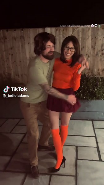 Shaggy and Velma's Halloween Romance