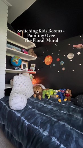 Kids Solar System Room Makeover: Glow in the Dark Stickers