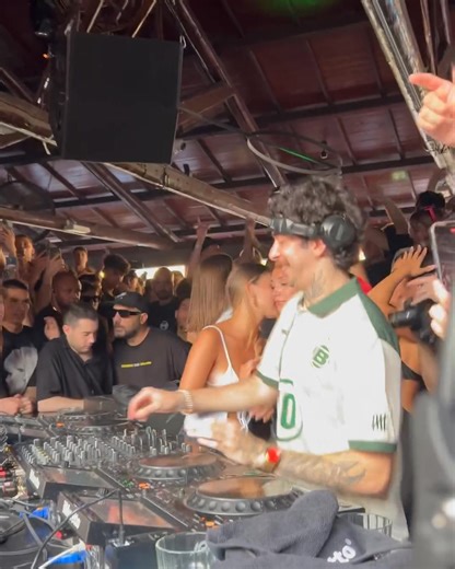 654K views · 6.5K reactions | Track ID: Octave One - Blackwater (128 full strings vocal mix) ️ | MUSIC LIFE | Facebook