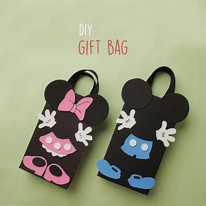 Diy Gift Bag | Handmade | Paper Crafts #diygiftbag #papercrafts #handmade Here is an easy tutorial to make your own gift bag for the next special occasion. Try out this DIY activity and share your creation below in the comments. Our Social Media: Watch more: http://www.21frames.in/artalltheway Follow us on Instagram: https://www.instagram.com/ventunoart gift box | Art All The Way