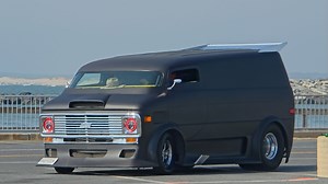 6.3K views · 146 reactions | Extreme cool custom vintage pro mod Chevy van in Ocean City Maryland #Samspace81 #classiccars #vans #oldcars #customcars #customvans #cruisinoceancity #classiccarshow | Samspace81 | Facebook
