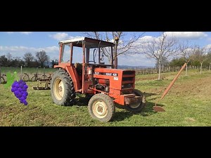 Préparation du terrain avec le tracteur