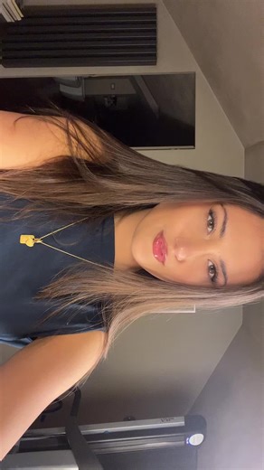 Video di Zoesimoninii (@zoesimoninii) con original sound - 𝐸𝑢𝑛ྀི 𝘥𝘦𝘧𝘦𝘯𝘥𝘦𝘳