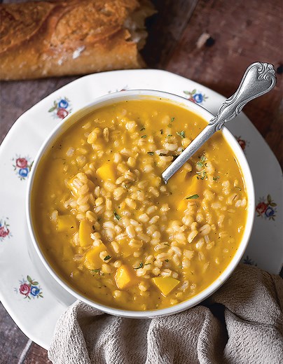 Soupe d’orge perlé et courge pour 6 personnes - Recettes - Elle à Table