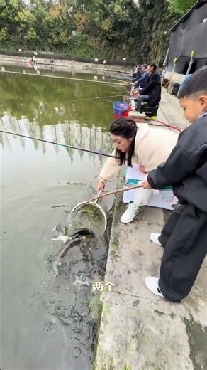Kid Turtle catcher watch me catch two fish in three seconds #Fishing#Fisherman