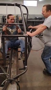 Working out steering issues on the Gateway Dirt Nationals car. 19 days till its gotta be in the box | Fast Freddie Carpenter