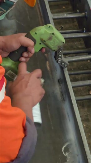 Thôi xong ( The weld shows visible defects such as porosity / lack of fusion / undercu ) 🇩🇰#vandanmach