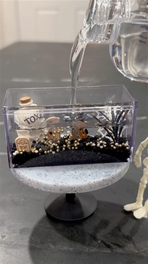 339K views · 7.2K reactions | making a mini halloween inspired aquarium  do you like halloween? it’s my favorite holiday  #mini #miniatures #miniverse #spooky #halloween #halloweendecor #dollsize #doll #scary #miniverseremix #aquarium #aquariumfish #aquariumlife | Lily Collects | Facebook