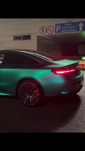 Un cambio visual que marca la diferencia 🔥 Calipers en vinilo reflectivo con efecto nocturno. 📲 Agenda tu servicio #autotuningcali #AutosCali #cali #amg #calicolombia