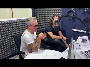 Aliensdontringdoorbells talk about stunning NEW single Story with Dougie Mack in BayRadio studio 1