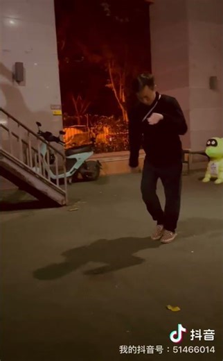 Street Dance Practice - Space Glide