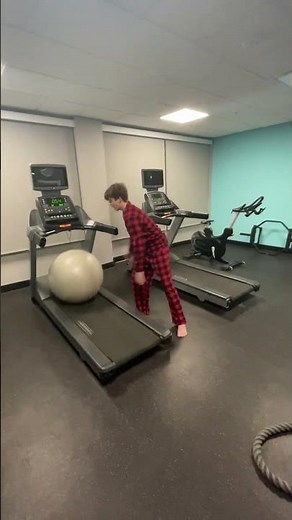 Treadmill mishap: balloon ball gets devoured!